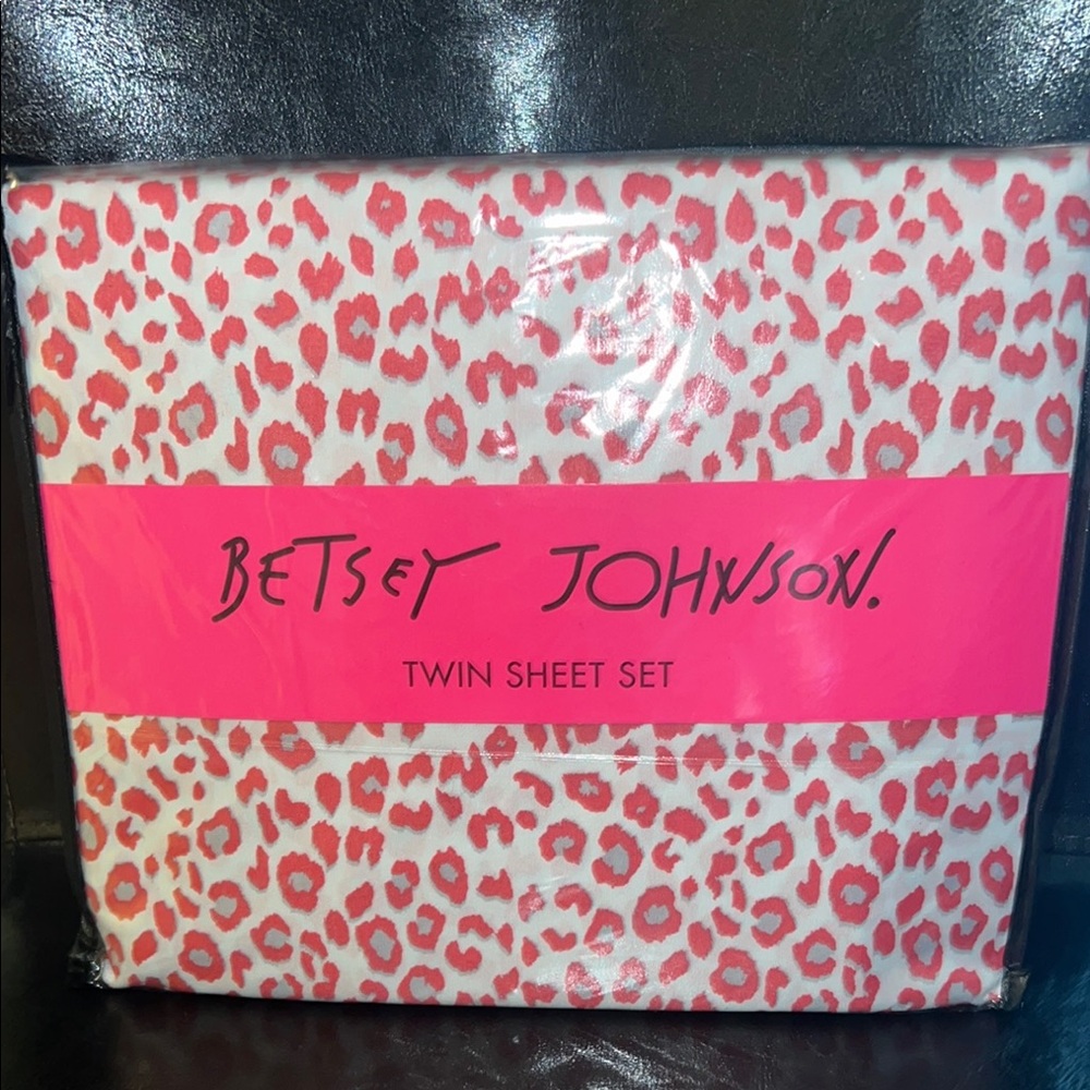 NWT Betsey Johnson ✅ Twin Sheet Set
